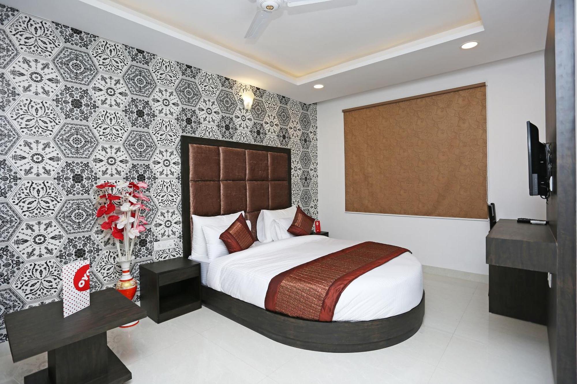 Hotel O M Suites Neu-Delhi Exterior foto