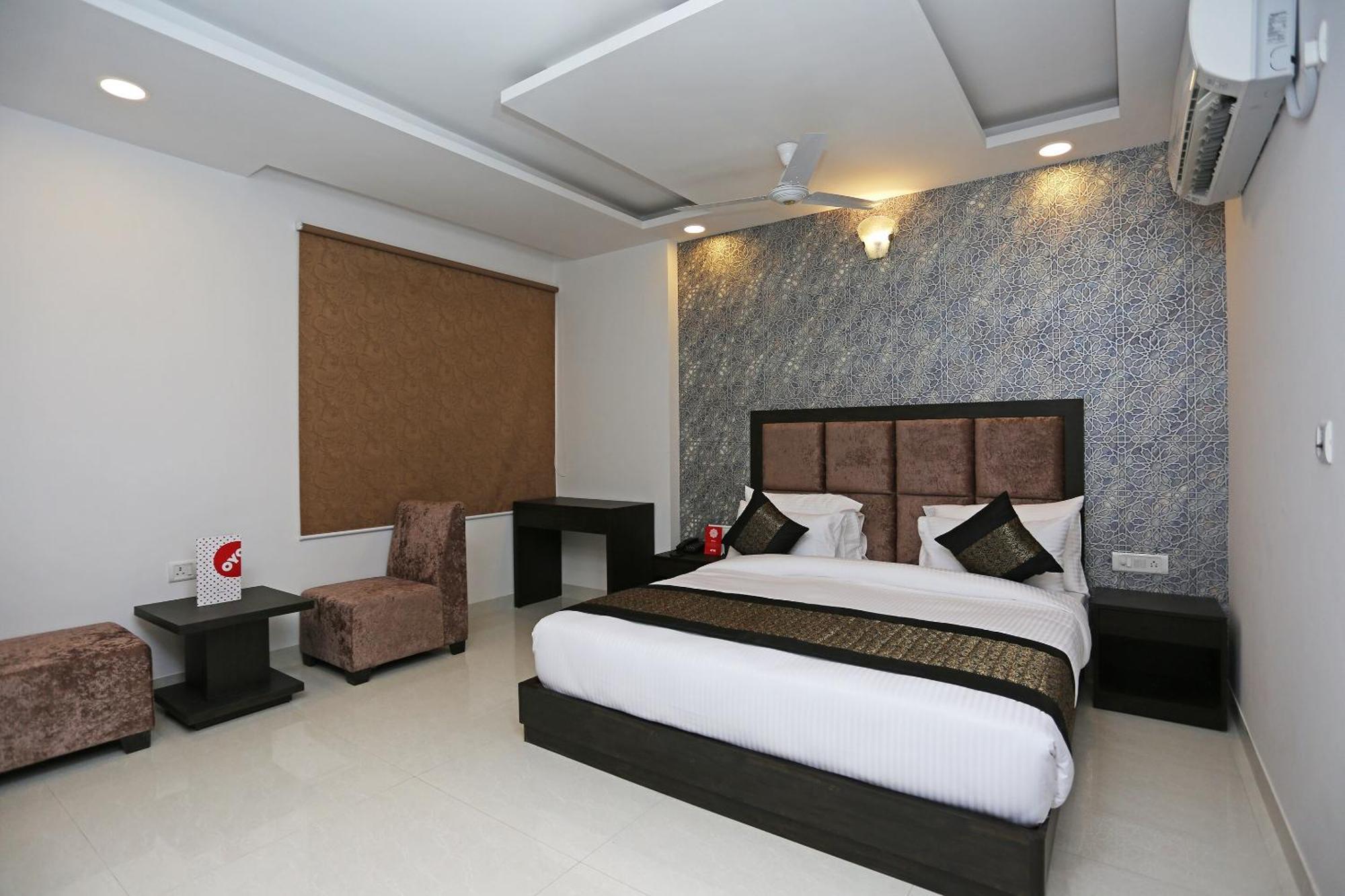 Hotel O M Suites Neu-Delhi Exterior foto